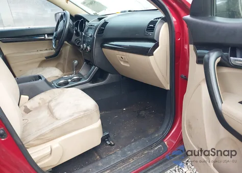 2011 Kia Sorento Lx z USA, uszkodzony, nr VIN 5XYKTCA13BG010527